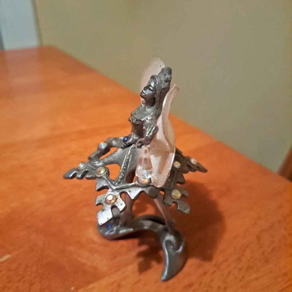 Pewter Fairy Figure Snowflake Crystal Fae Mystical Forest Fantasy Sunglo - Picture 3 of 7